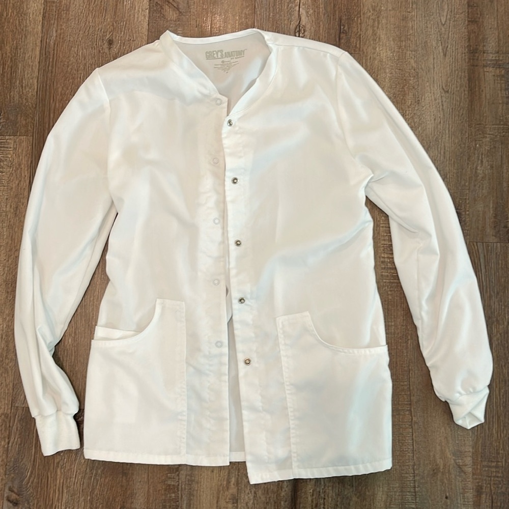Grey’s Anatomy White scrub jacket